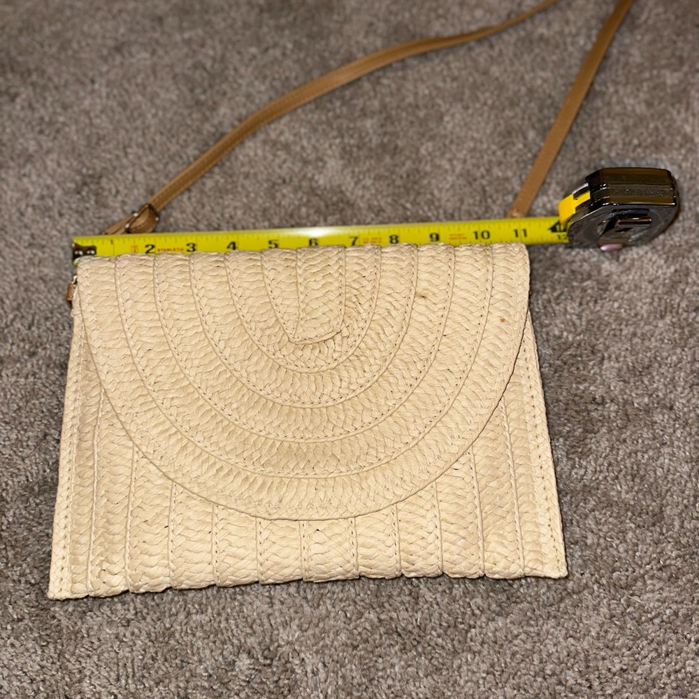 ⭐️5 for $10 Straw shoulder bag - Picture 7 of 8